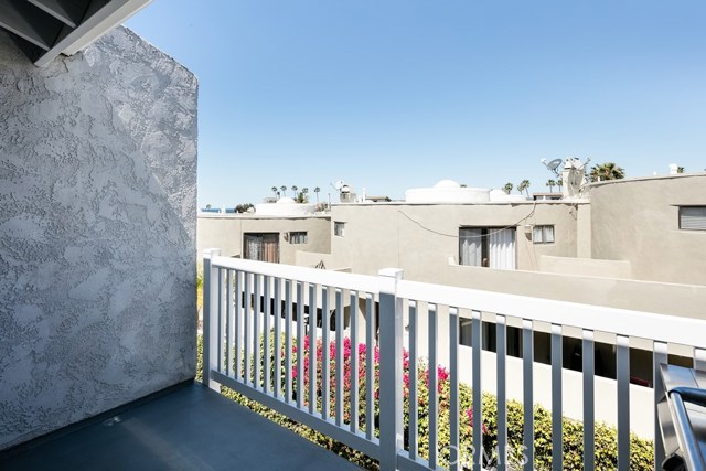 606 Guadalupe Avenue, Redondo Beach, California 90277, 2 Bedrooms Bedrooms, ,Residential,Sold,Guadalupe,PV18085371