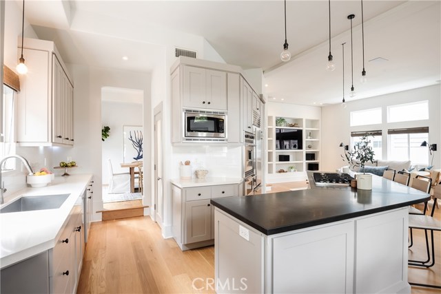 653 26th Street, Manhattan Beach, California 90266, 5 Bedrooms Bedrooms, ,3 BathroomsBathrooms,Residential,Sold,26th,SB20212794