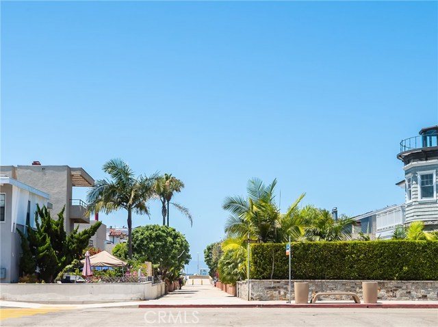 102 8th Street, Hermosa Beach, California 90254, 3 Bedrooms Bedrooms, ,3 BathroomsBathrooms,Residential,Sold,8th,SB20141586