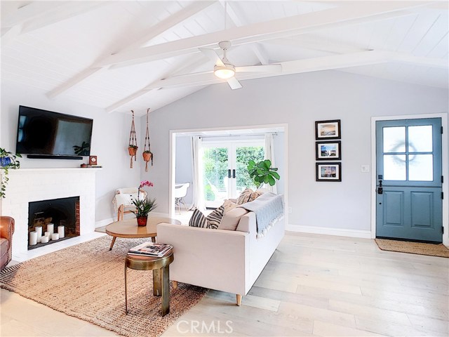 2801 Valley Drive, Manhattan Beach, California 90266, 2 Bedrooms Bedrooms, ,1 BathroomBathrooms,Residential,Sold,Valley,SB19012172