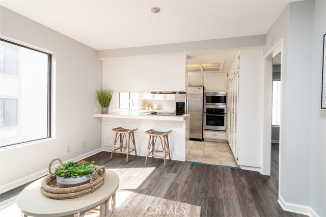 431 Broadway, Redondo Beach, California 90277, 3 Bedrooms Bedrooms, ,2 BathroomsBathrooms,Residential,Sold,Broadway,SB18158409