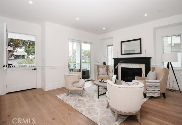 617 31st Street, Manhattan Beach, California 90266, 7 Bedrooms Bedrooms, ,2 BathroomsBathrooms,Residential,Sold,31st,SB20084953