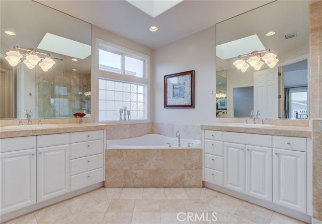 637 17th Street, Manhattan Beach, California 90266, 6 Bedrooms Bedrooms, ,3 BathroomsBathrooms,Residential,Sold,17th,SB20249999