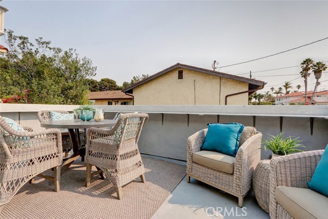 706 Green Lane, Redondo Beach, California 90278, 3 Bedrooms Bedrooms, ,2 BathroomsBathrooms,Residential,Sold,Green,SB20188022