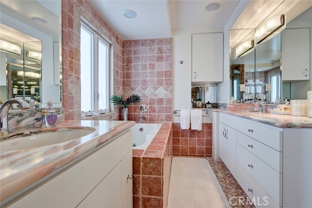 1057 8th Place, Hermosa Beach, California 90254, 5 Bedrooms Bedrooms, ,3 BathroomsBathrooms,Residential,Sold,8th,SB19212583