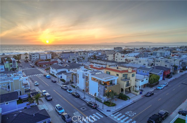 131 2nd Street, Hermosa Beach, California 90254, 4 Bedrooms Bedrooms, ,4 BathroomsBathrooms,Residential,Sold,2nd,SB19073645