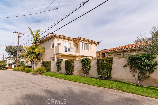 700 36th Street, Manhattan Beach, California 90266, 4 Bedrooms Bedrooms, ,3 BathroomsBathrooms,Residential,Sold,36th,SB19004820