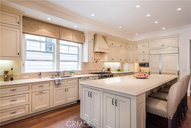 Spacious Kitchen