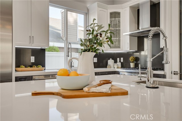 KITCHEN ISLAND PREP SINK