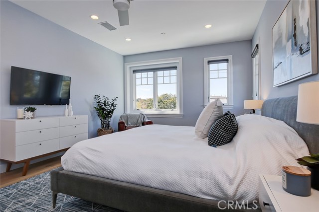 1900 Lynngrove Drive, Manhattan Beach, California 90266, 5 Bedrooms Bedrooms, ,2 BathroomsBathrooms,Residential,Sold,Lynngrove,SB21039108