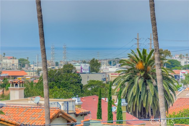 712 Beryl Street, Redondo Beach, California 90277, 4 Bedrooms Bedrooms, ,2 BathroomsBathrooms,Residential,Sold,Beryl,SB18099904