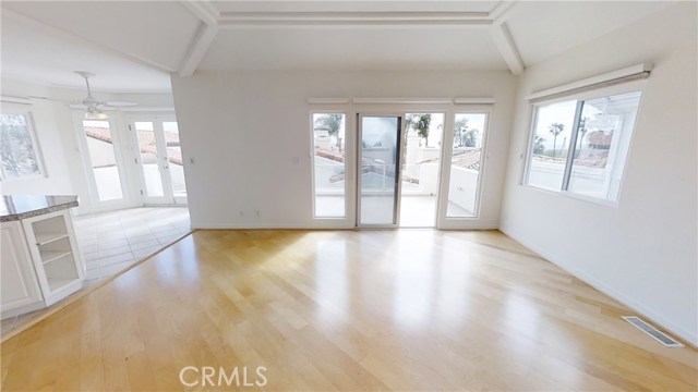 625 Lucia Avenue, Redondo Beach, California 90277, 3 Bedrooms Bedrooms, ,2 BathroomsBathrooms,Residential,Sold,Lucia,SB20075616