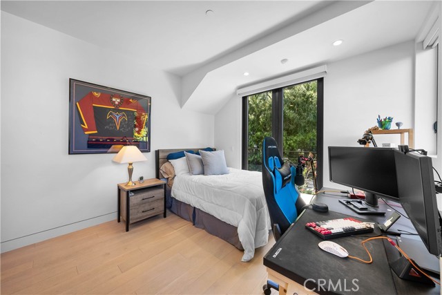 733 12th Street, Manhattan Beach, California 90266, 5 Bedrooms Bedrooms, ,6 BathroomsBathrooms,Residential,Sold,12th,SB21089898