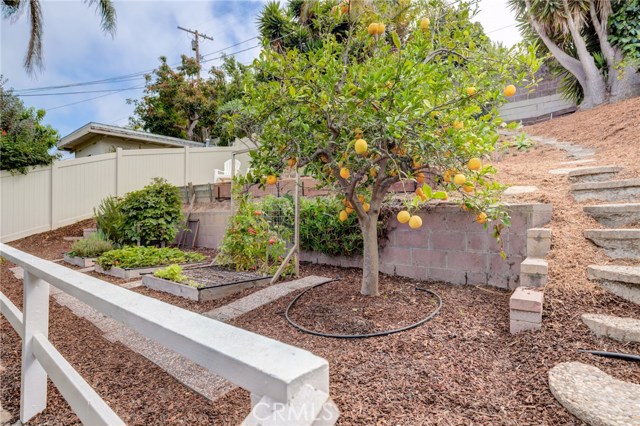607 Camino Real, Redondo Beach, California 90277, 2 Bedrooms Bedrooms, ,2 BathroomsBathrooms,Residential,Sold,Camino Real,SB20134527