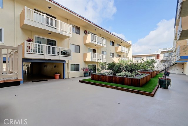 1707 Pacific Coast, Hermosa Beach, California 90254, 1 Bedroom Bedrooms, ,1 BathroomBathrooms,Residential,Sold,Pacific Coast,SB20005947