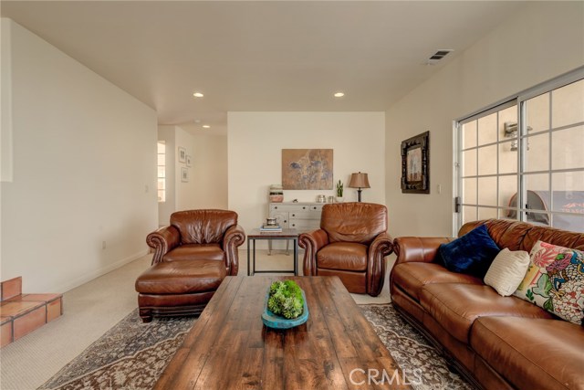 716 Lucia Avenue, Redondo Beach, California 90277, 3 Bedrooms Bedrooms, ,2 BathroomsBathrooms,Residential,Sold,Lucia,PV20207865