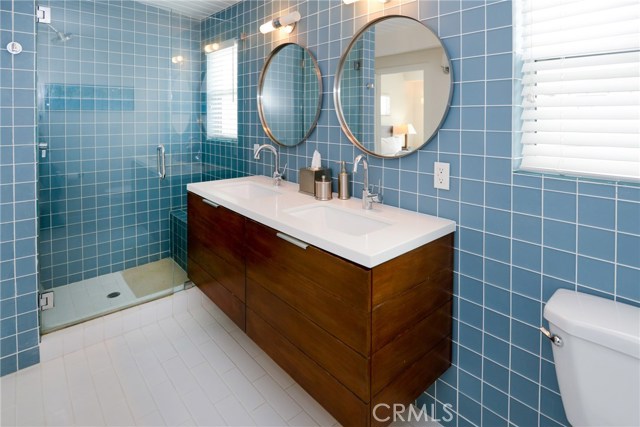 3005 Manhattan Avenue, Hermosa Beach, California 90254, 3 Bedrooms Bedrooms, ,3 BathroomsBathrooms,Residential,Sold,Manhattan,SB18091717