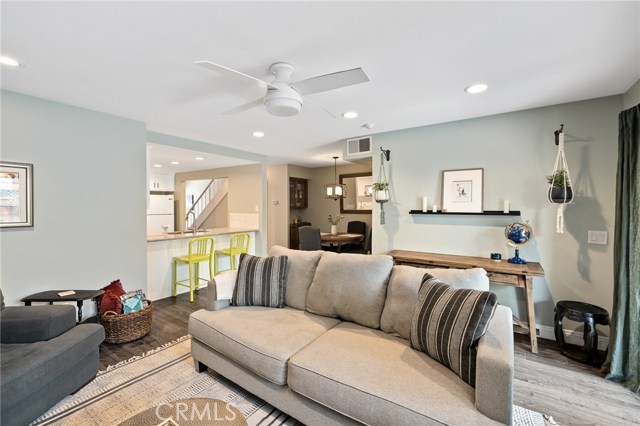 1112 Beryl Street, Redondo Beach, California 90277, 2 Bedrooms Bedrooms, ,1 BathroomBathrooms,Residential,Sold,Beryl,SB20145329