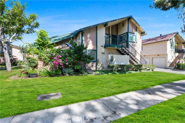Photo of 1704 N Willow Woods Drive #B, Anaheim, CA 92807