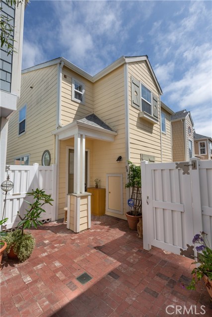 1800 Pacific Coast, Redondo Beach, California 90277, 4 Bedrooms Bedrooms, ,3 BathroomsBathrooms,Residential,Sold,Pacific Coast,PV20134664