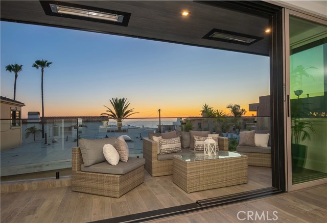 705 Crest Drive, Manhattan Beach, California 90266, 5 Bedrooms Bedrooms, ,2 BathroomsBathrooms,Residential,Sold,Crest,SB20098855