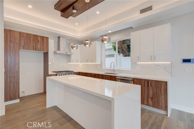 2104 Voorhees Avenue, Redondo Beach, California 90278, 4 Bedrooms Bedrooms, ,3 BathroomsBathrooms,Residential,Sold,Voorhees,PV19109969