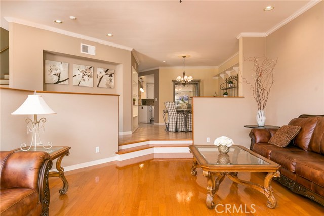 210 Prospect Avenue, Redondo Beach, California 90277, 3 Bedrooms Bedrooms, ,2 BathroomsBathrooms,Residential,Sold,Prospect,SB19105053