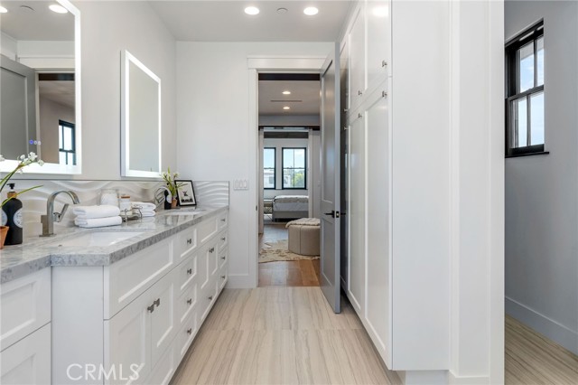 1400 Manzanita Lane, Manhattan Beach, California 90266, 5 Bedrooms Bedrooms, ,2 BathroomsBathrooms,Residential,Sold,Manzanita Lane,SB21134329