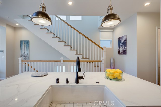 1711 Haynes Lane, Redondo Beach, California 90278, 3 Bedrooms Bedrooms, ,4 BathroomsBathrooms,Residential,Sold,Haynes,PV19232617