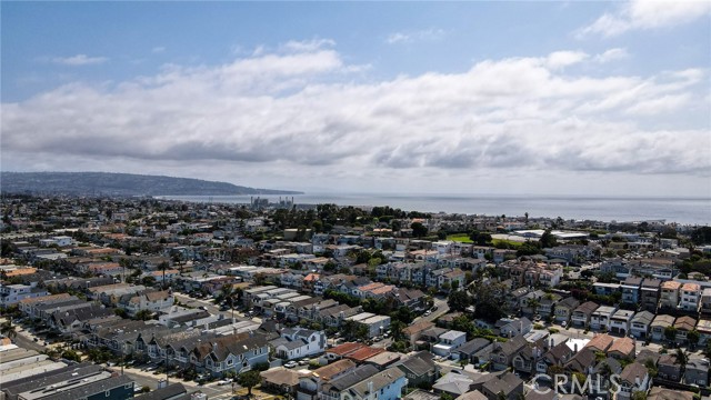1725 Ford Avenue, Redondo Beach, California 90278, 4 Bedrooms Bedrooms, ,4 BathroomsBathrooms,Residential,Sold,Ford,CV21038454
