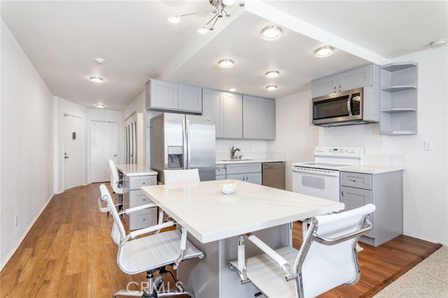 615 Esplanade, Redondo Beach, California 90277, 1 Bedroom Bedrooms, ,1 BathroomBathrooms,Residential,Sold,Esplanade,SB20161337