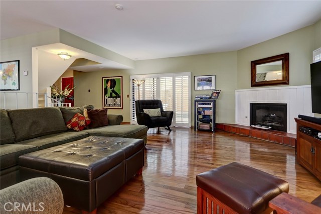 105 Irena Avenue, Redondo Beach, California 90277, 3 Bedrooms Bedrooms, ,3 BathroomsBathrooms,Residential,Sold,Irena,SB18189275