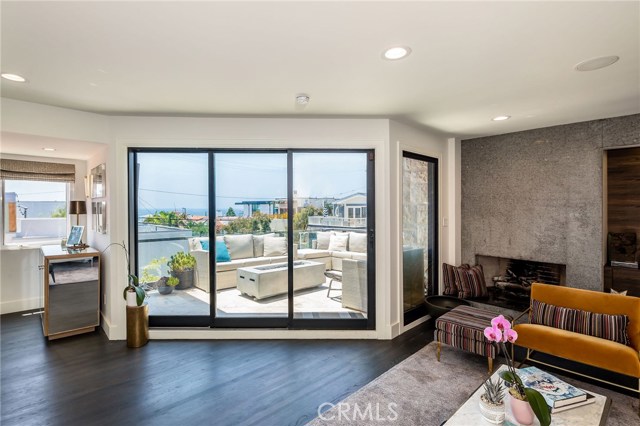 428 32nd Street, Manhattan Beach, California 90266, 4 Bedrooms Bedrooms, ,3 BathroomsBathrooms,Residential,Sold,32nd,SB20046749