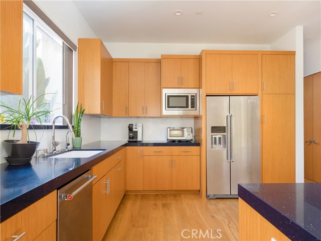2108 Gates Avenue, Redondo Beach, California 90278, 4 Bedrooms Bedrooms, ,4 BathroomsBathrooms,Residential,Sold,Gates,SB20231175