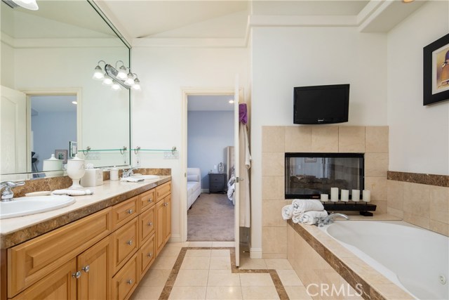 233 Helberta Avenue, Redondo Beach, California 90277, 4 Bedrooms Bedrooms, ,2 BathroomsBathrooms,Residential,Sold,Helberta,SB19225770