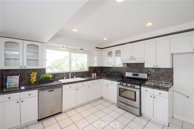 26903 Circle Verde Drive, Rancho Palos Verdes, California 90275, 3 Bedrooms Bedrooms, ,3 BathroomsBathrooms,Residential,Sold,Circle Verde,SB17216229