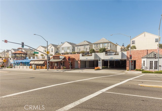 1800 Pacific Coast Highway, Redondo Beach, California 90277, 3 Bedrooms Bedrooms, ,2 BathroomsBathrooms,Residential,Sold,Pacific Coast,PV17171283