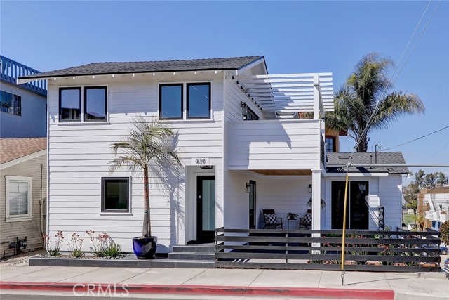 439 8th Street, Hermosa Beach, California 90254, 3 Bedrooms Bedrooms, ,1 BathroomBathrooms,Residential,Sold,8th,SB21050704