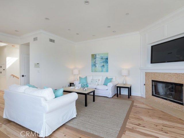 2816 Crest Drive, Manhattan Beach, California 90266, 3 Bedrooms Bedrooms, ,2 BathroomsBathrooms,Residential,Sold,Crest,SB18126407