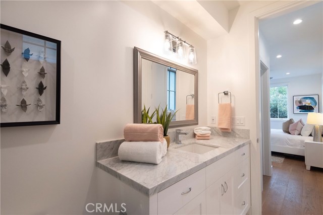 653 13th Street, Manhattan Beach, California 90266, 4 Bedrooms Bedrooms, ,2 BathroomsBathrooms,Residential,Sold,13th,SB19011414