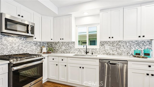 2600 Grant Avenue, Redondo Beach, California 90278, 4 Bedrooms Bedrooms, ,2 BathroomsBathrooms,Residential,Sold,Grant,SB20091408