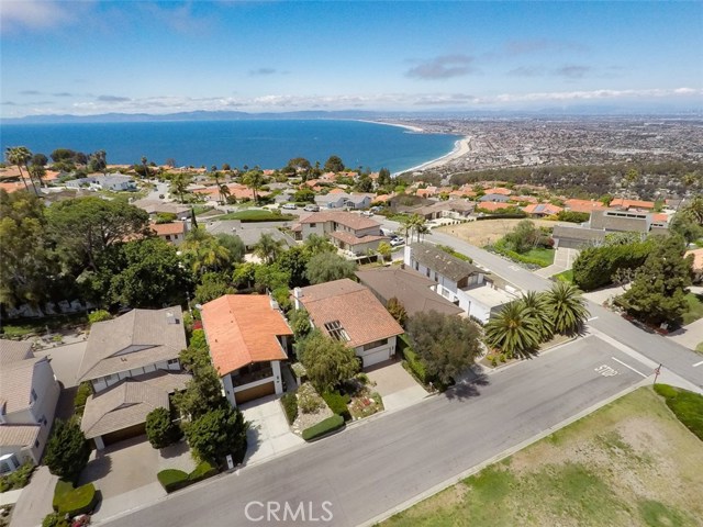 64 Montemalaga Plaza, Palos Verdes Estates, California 90274, 4 Bedrooms Bedrooms, ,2 BathroomsBathrooms,Residential,Sold,Montemalaga,SB18126113