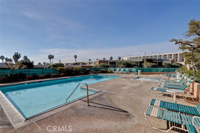 110 The Vlg, Redondo Beach, California 90277, 2 Bedrooms Bedrooms, ,2 BathroomsBathrooms,Residential,Sold,The Vlg,SB19007092