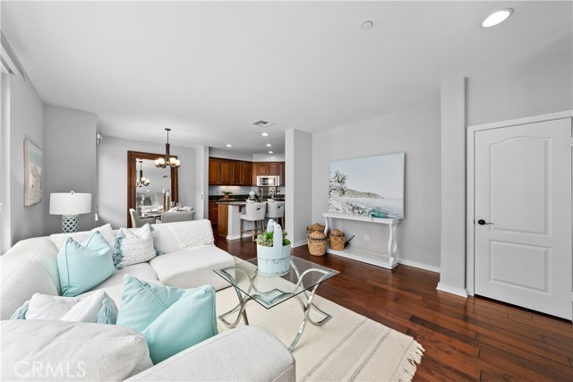 2 Bed Home for Sale in Hawthorne, California