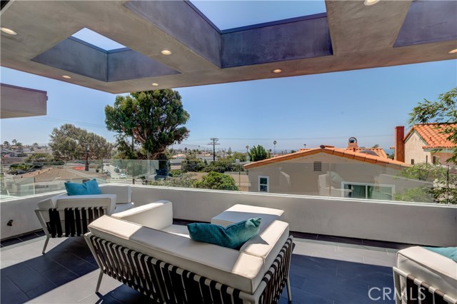 1517 Golden Avenue, Hermosa Beach, California 90254, 5 Bedrooms Bedrooms, ,2 BathroomsBathrooms,Residential,Sold,Golden,SB19224714