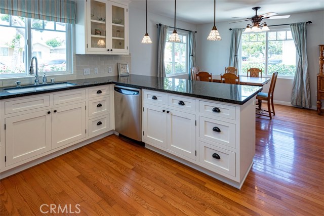 2500 Armour Lane, Redondo Beach, California 90278, 3 Bedrooms Bedrooms, ,2 BathroomsBathrooms,Residential,Sold,Armour,SB20133429