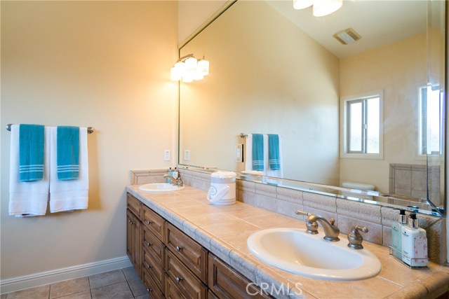 2413 Rockefeller Lane, Redondo Beach, California 90278, 3 Bedrooms Bedrooms, ,2 BathroomsBathrooms,Residential,Sold,Rockefeller,SB18266736