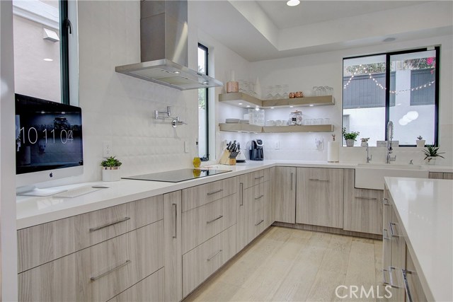 1921 Ruhland Avenue, Redondo Beach, California 90278, 4 Bedrooms Bedrooms, ,4 BathroomsBathrooms,Residential,Sold,Ruhland,SB20053880