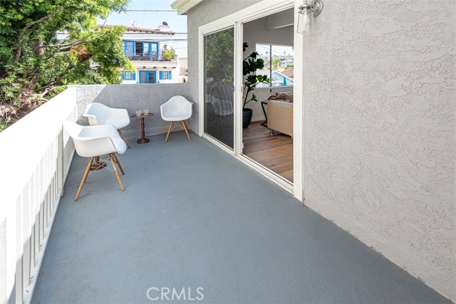 722 8th Place, Hermosa Beach, California 90254, 3 Bedrooms Bedrooms, ,2 BathroomsBathrooms,Residential,Sold,8th,SB19213202