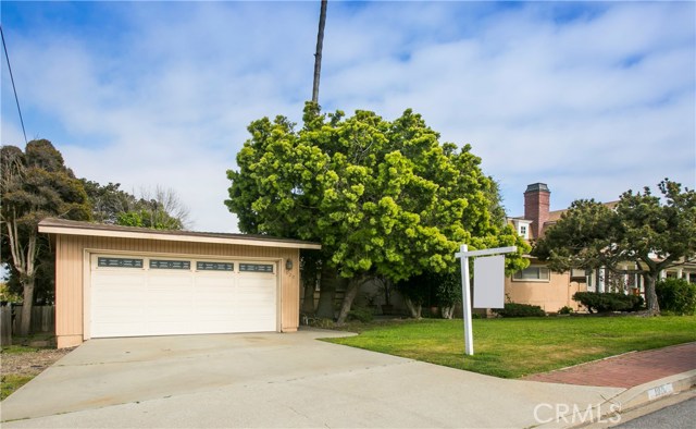 1020 Pacific Avenue, Manhattan Beach, California 90266, 4 Bedrooms Bedrooms, ,1 BathroomBathrooms,Residential,Sold,Pacific,SB17069803